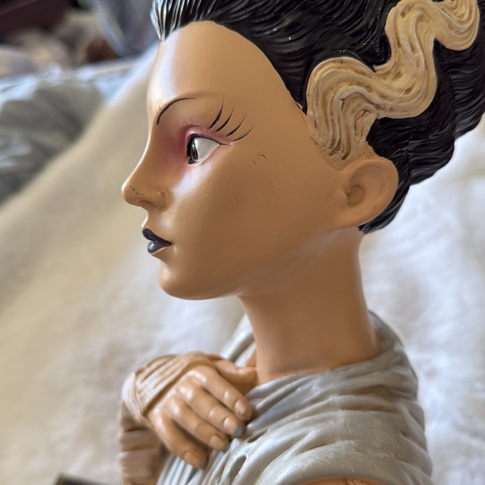 bride of frankenstein statue HTF NWT - Picture 3 of 11